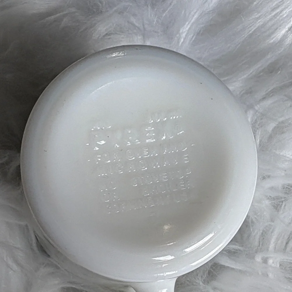 Vintage Pyrex Old Town Milk Mugs Set - Picture 3 of 4